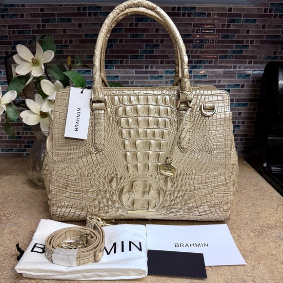 NWT Brahmin Small Finley Wind Chime purse - Picture 1 of 7